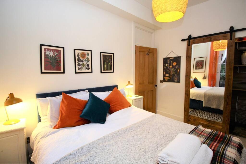 Apartmán Holyrood Park: Lush & Arty 2 Double Bed Flat EDI Exteriér fotografie