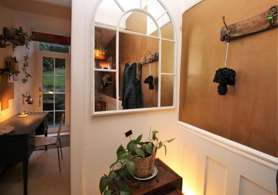 Apartmán Holyrood Park: Lush & Arty 2 Double Bed Flat EDI Exteriér fotografie